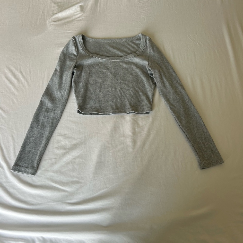 Gray Long Sleeve Crop Top